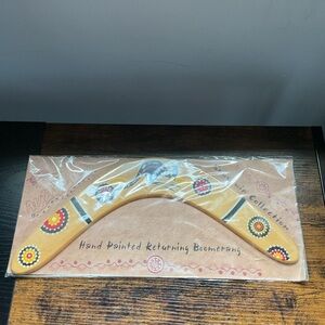 Boomerang returning Australian wooden hand painted NWT